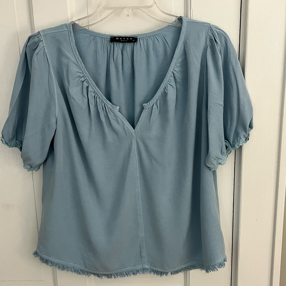Maven West Short Sleeve V-Neck Blue Fray Hem Top Size XS Boho Beachy Casual